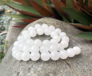 white chalcedony 10mm round gemstone beads