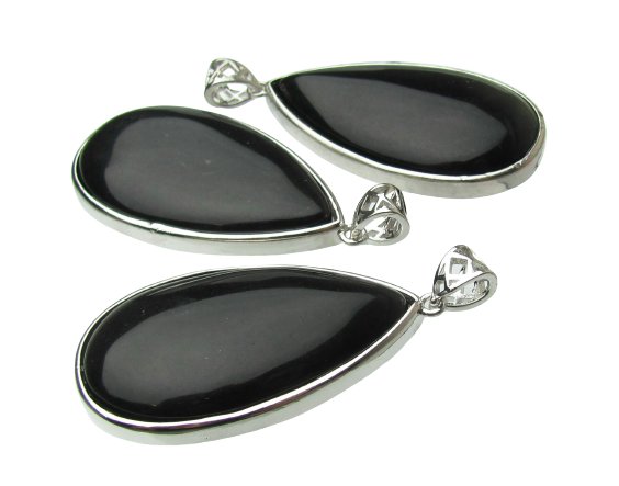 black onyx gemstone pendant