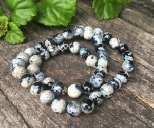 Black and white faceted agate beads
