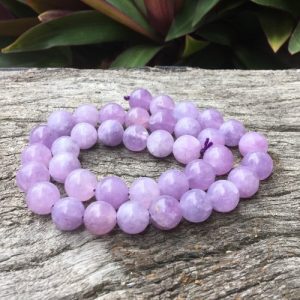 lightamethyst8mmroundbeads4 light amethyst 8mm round beads