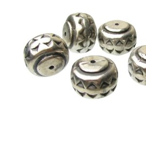 Antique Silver Metalised Acrylic Beads [CCB] – Aztec Wheel 18mm [4 beads]