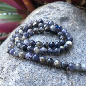 iolite natural crystals beads 6mm round