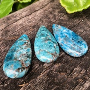 apatite gemstone pendants