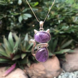 amethyst gemstone cat pendant