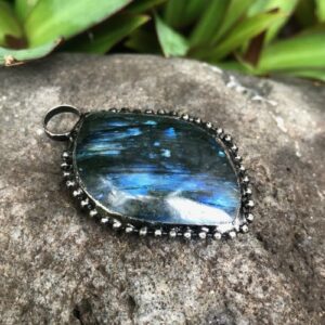 labradorite gemstone pendant australia