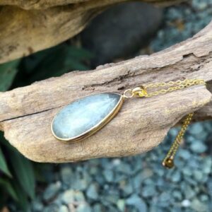 labradorite teardrop gemstone pendant Australia
