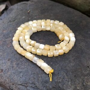 honeyonyxfacetedcubebeads4 honey onyx faceted cube gemstone beads