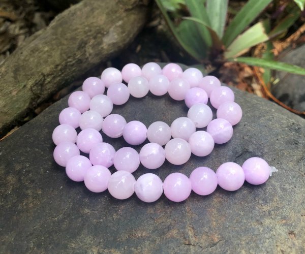 light purple jade 10mm round beads